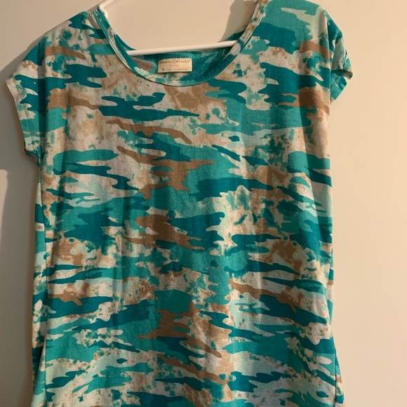 Women’s Top - Picture 3 of 3